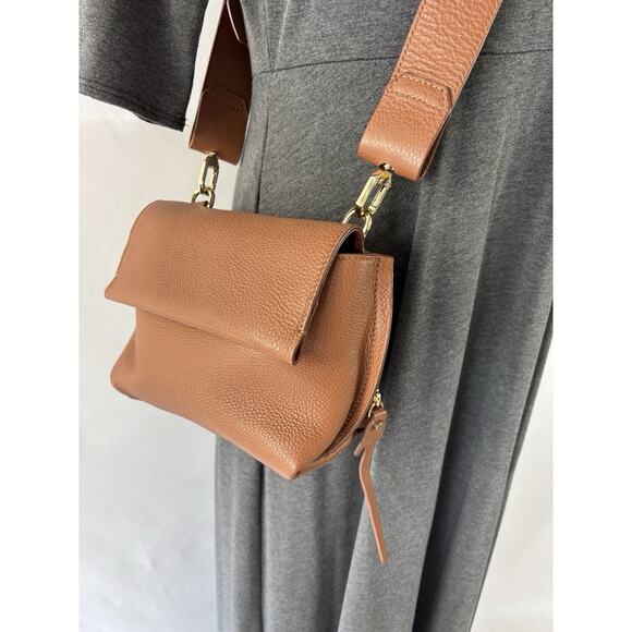 Aquatalia Soho Crossbody Bag Brown Tan Leather Gold Hardware Small Supple Pebble - Picture 1 of 10
